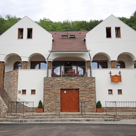 Penzion Kallai A Vinaren Filakovo Exterior photo