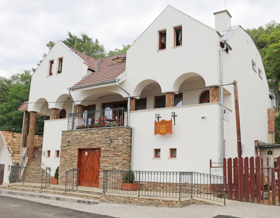 Penzion Kallai A Vinaren Filakovo Exterior photo